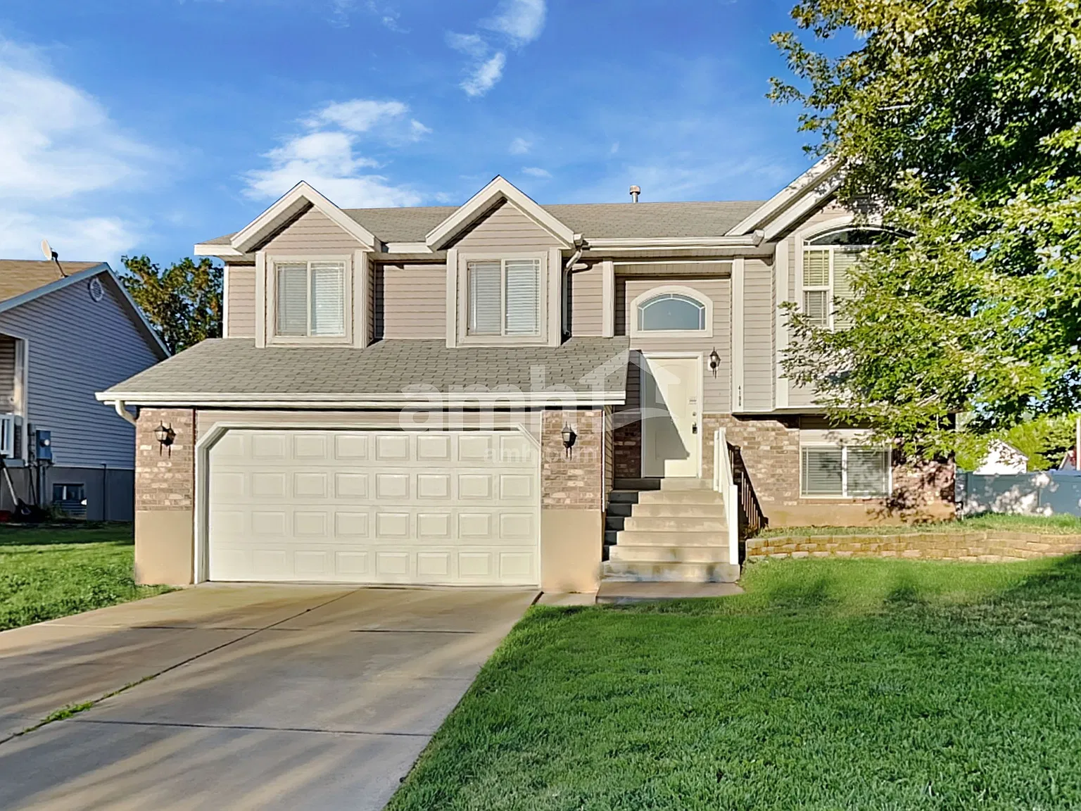 5 bed, 2.5 bath, 1758 sqft, $2,440 — Photo 1