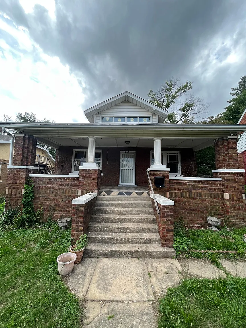 1805 N Sheridan Rd photo 1