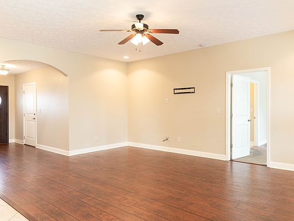 3rd image of 46 Lee Road 2171