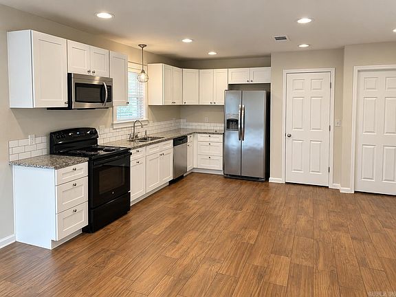 2nd image of 28 Meadowbrook Dr