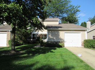 232 Stanyon Ln, Bloomingdale, IL 60108