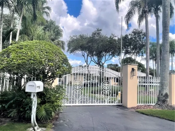 5921 SW 79th Ct, Miami, FL 33143
