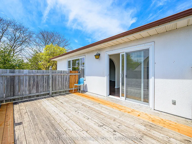 948 Simcoe St N #A — Photo 31