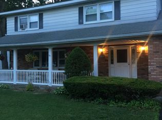 10 Kim Dr, Loudonville, NY 12211