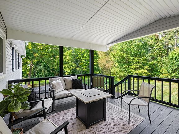 4th image of 4 Manorview Dr