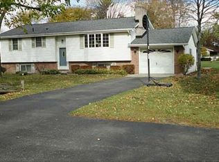891 James Dr, Lewiston, NY