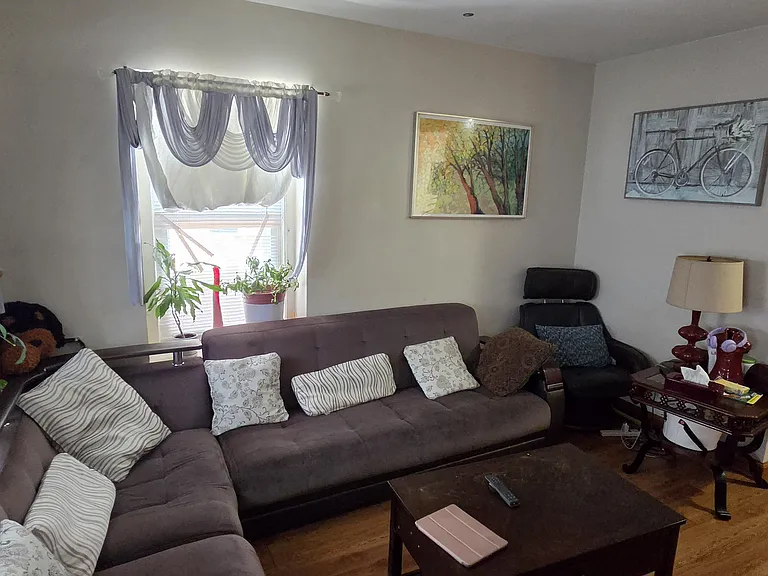184 Gladstone St #3 — Photo 5