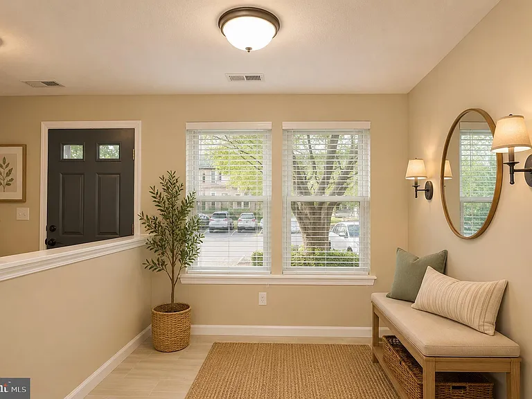2704 Elberta Ln — Photo 3