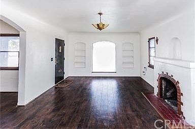 5th image of 3139 N E St