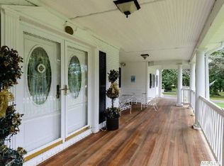 25 Shady Ln, Syosset, NY 11791