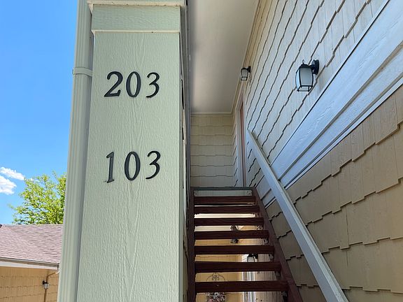 Steps up to front door