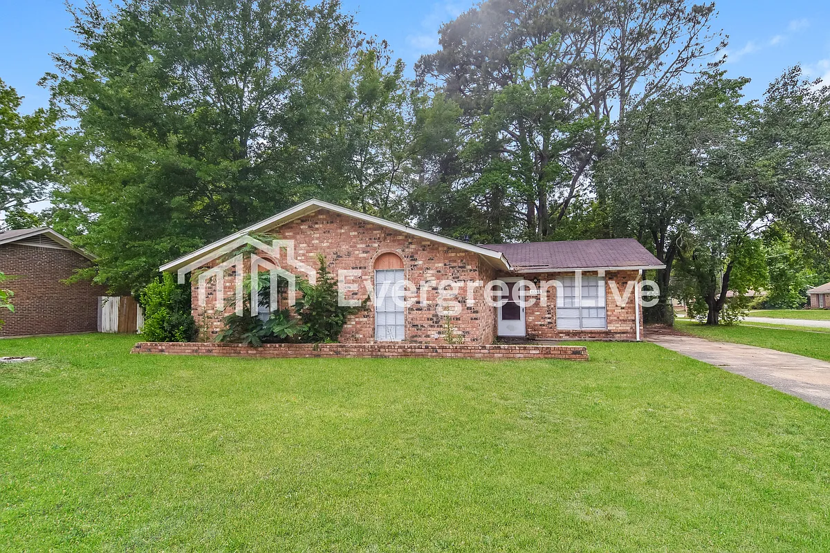 Building Photo - 6535 Pinebrook Dr