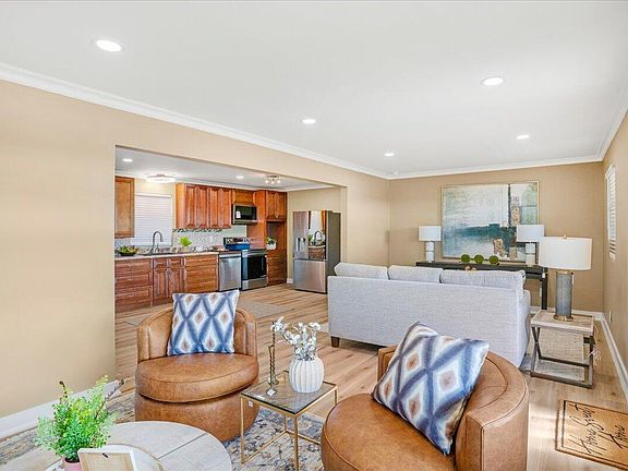 3rd image of 9815 E Brainerd Rd