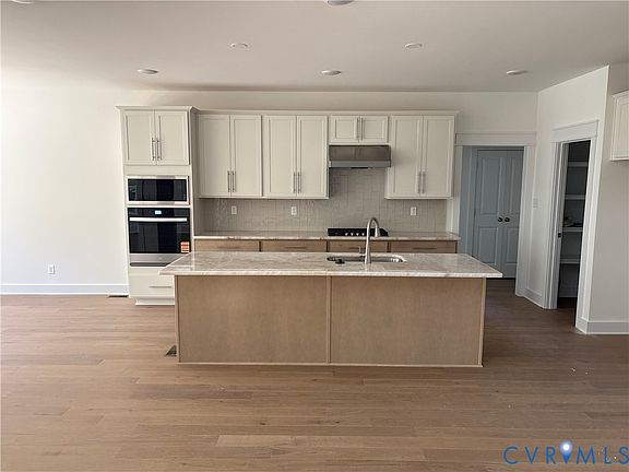 2nd image of 1413 Goldcrest Dr
