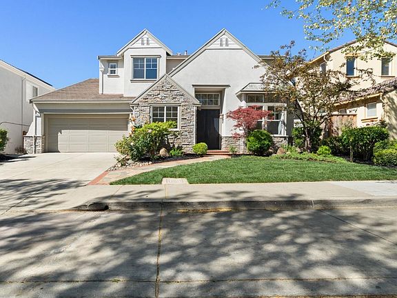 2nd image of 3937 Emerald Isle Ln