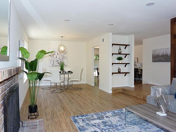 5th image of 7324 Phinney Way