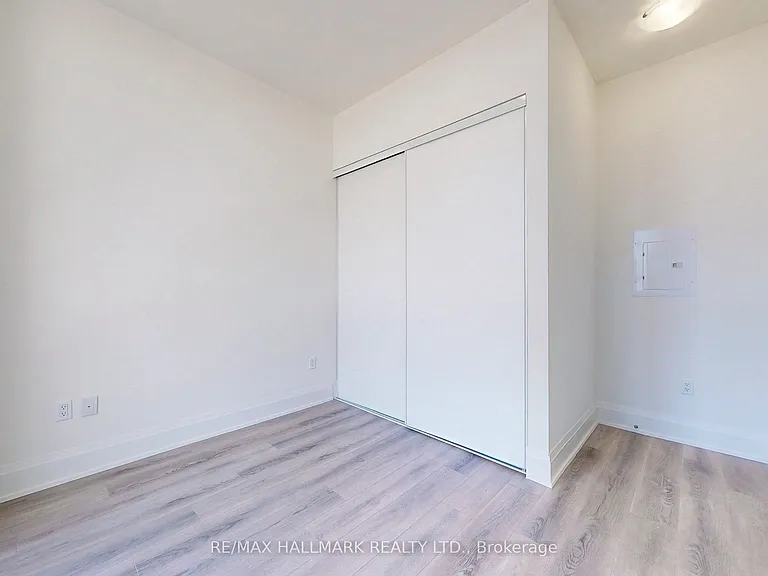 509 Dundas St W #806 — Photo 21