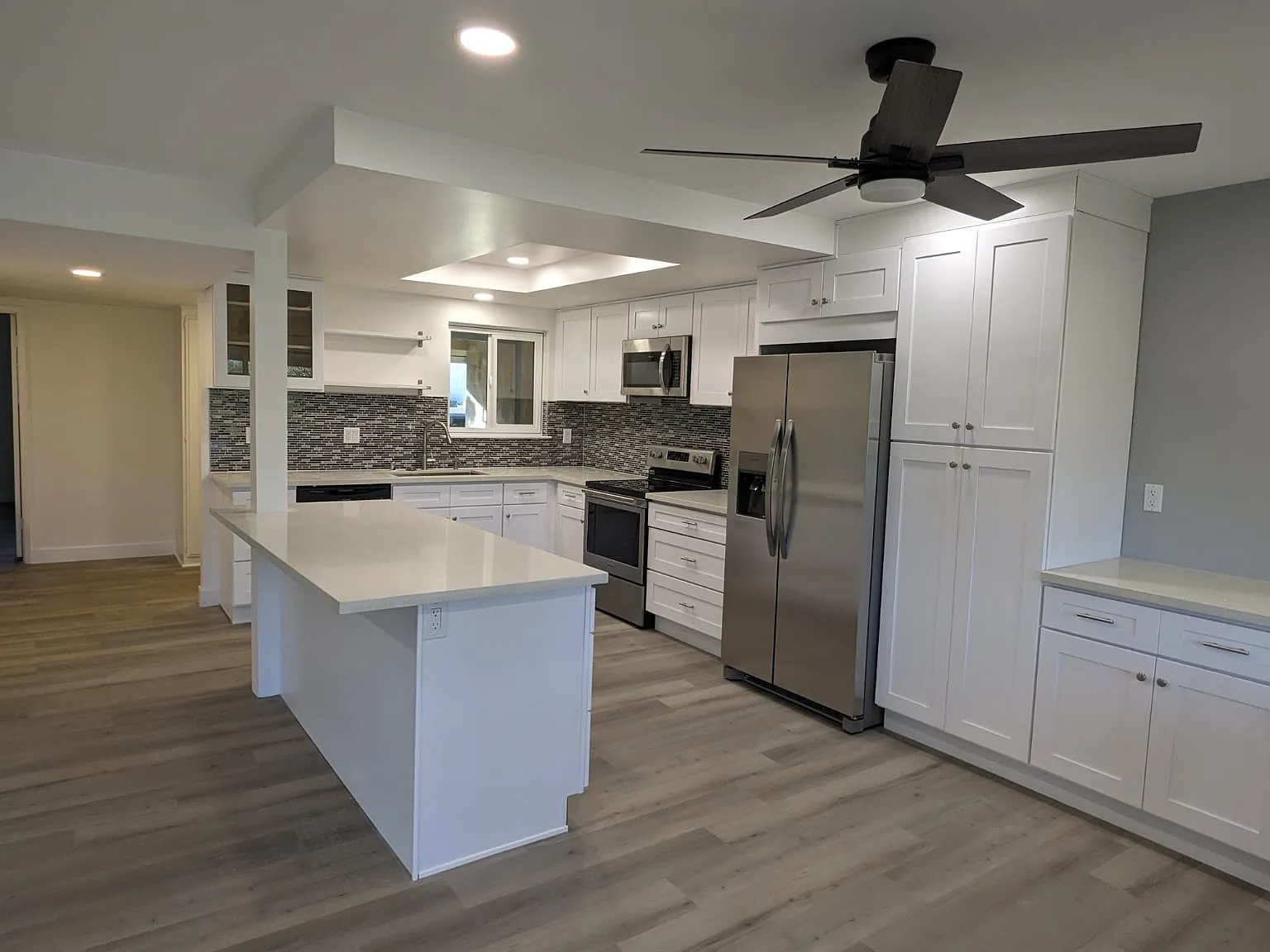 2 bed, 1100 sqft, $2,975 — Photo 2