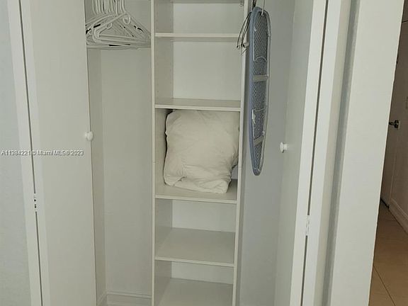 3rd image of 504 14th St APT 103