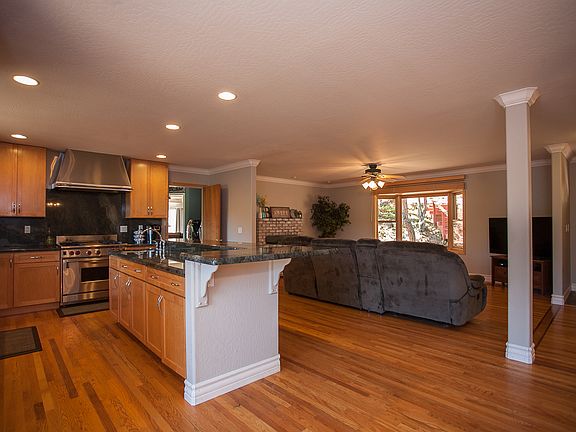 4th image of 2620 Allen Dr
