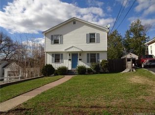 29 Lyndale St, Manchester, CT 06040