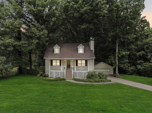 1493 Harmony Ln, Auburn, GA 30011