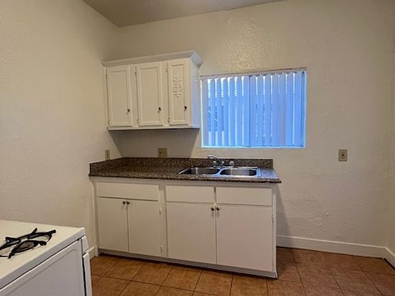 4th image of 1445-1447 W 54th St #1447-B