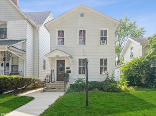 380 Spruce St, Aurora, IL 60506