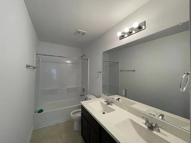 815 Summer Village Way — Photo 18