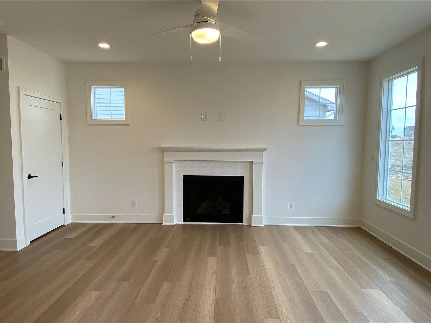 211 62nd - Single Family Home For Rent — Photo 4