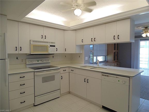 2nd image of 4852 Golf Club Ct APT 5