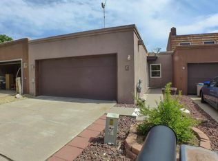 2 Village Pl, Los Alamos, NM 87547