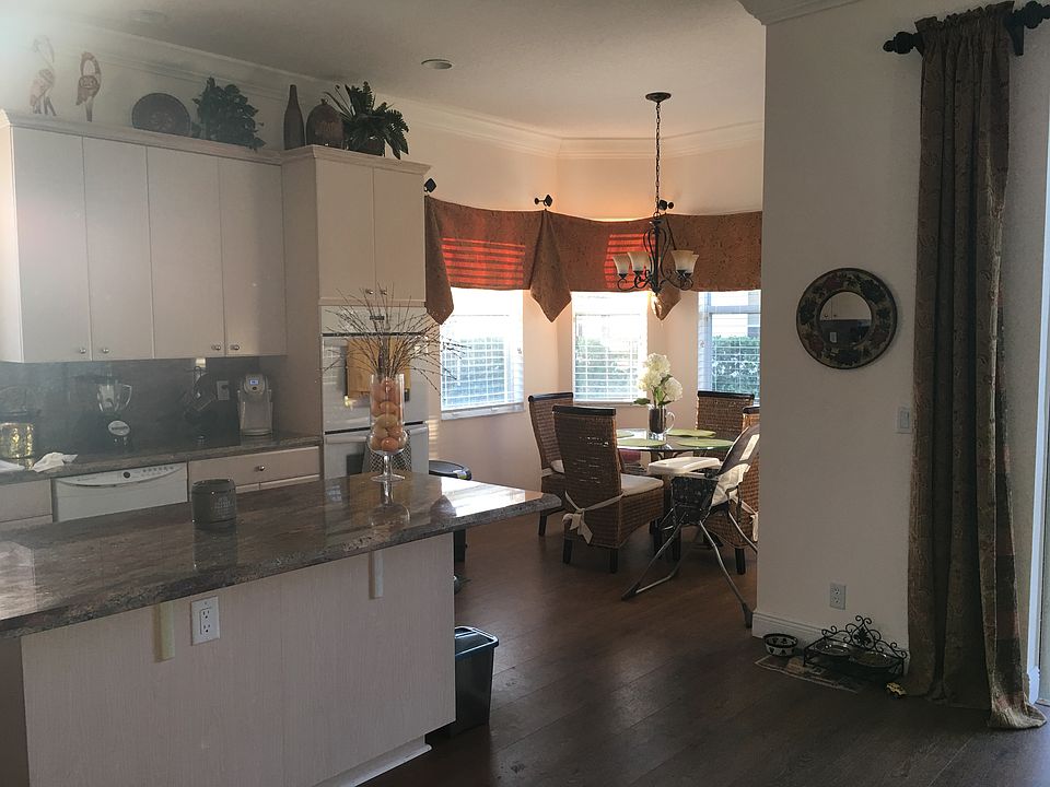 1st image of 117 NW Swann Mill Cir