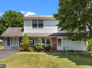 10 Jump Hill Rd, Levittown, PA 19056
