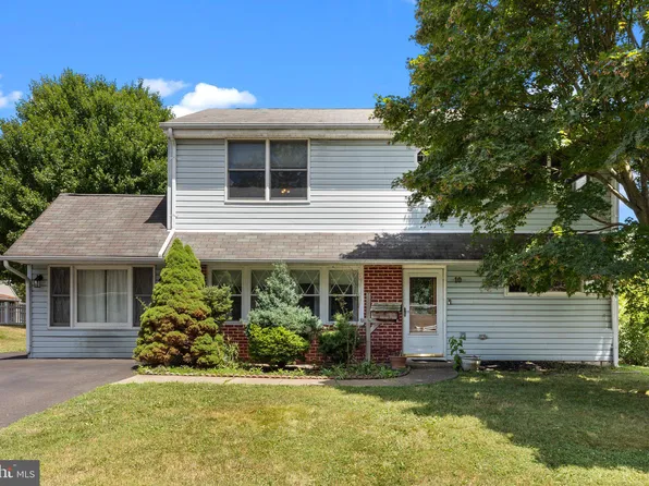 10 Jump Hill Rd, Levittown, PA 19056