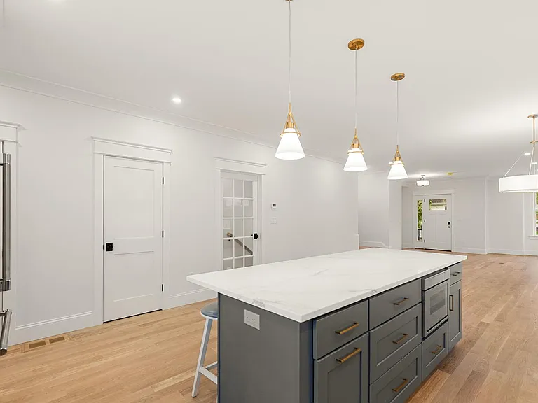 45 Maplewood St #45 — Photo 6