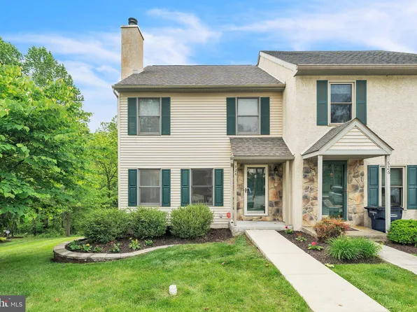 524 Pickering Station Dr, Chester Springs, PA 19425