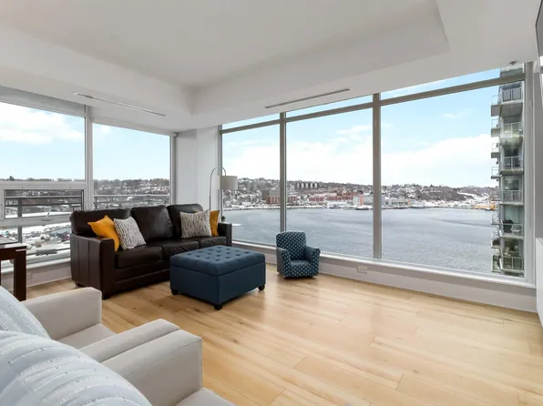 31 Kings Wharf Pl #802, Halifax, NS B2Y 0C1