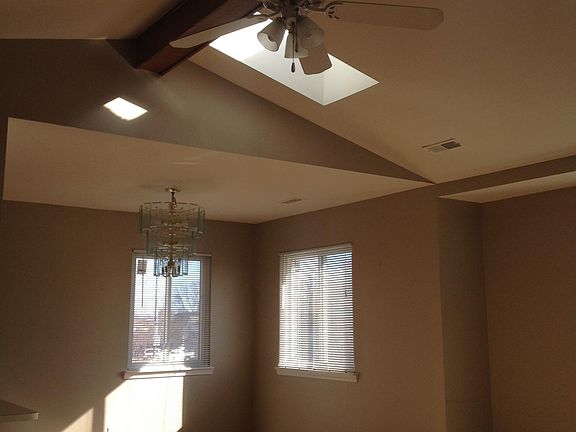 5th image of 20930 Flora St
