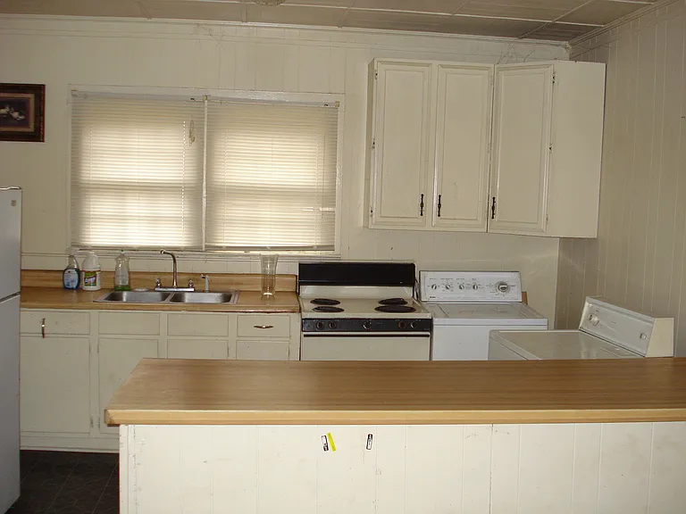 Victor St — Photo 2