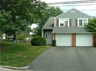 127 Wyndham Ave, Providence, RI 02908