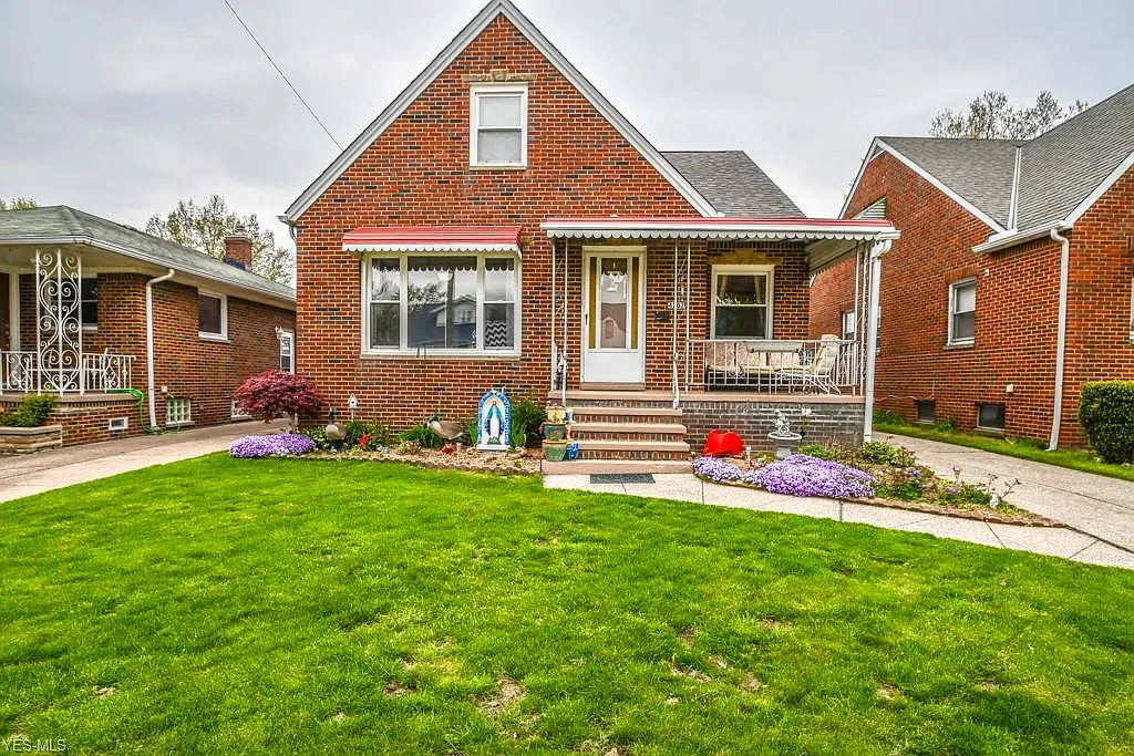 4202 Wood Ave photo 1