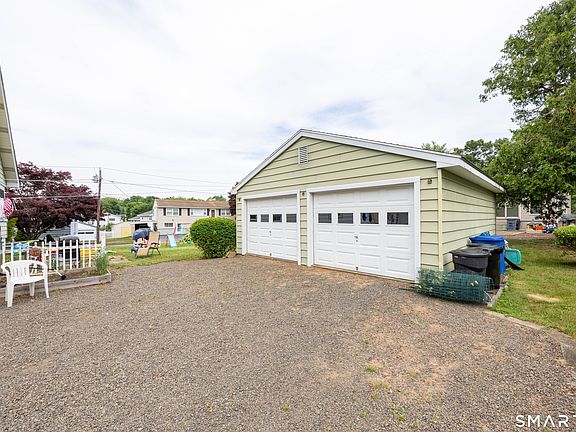 3rd image of 10 Harwich Street