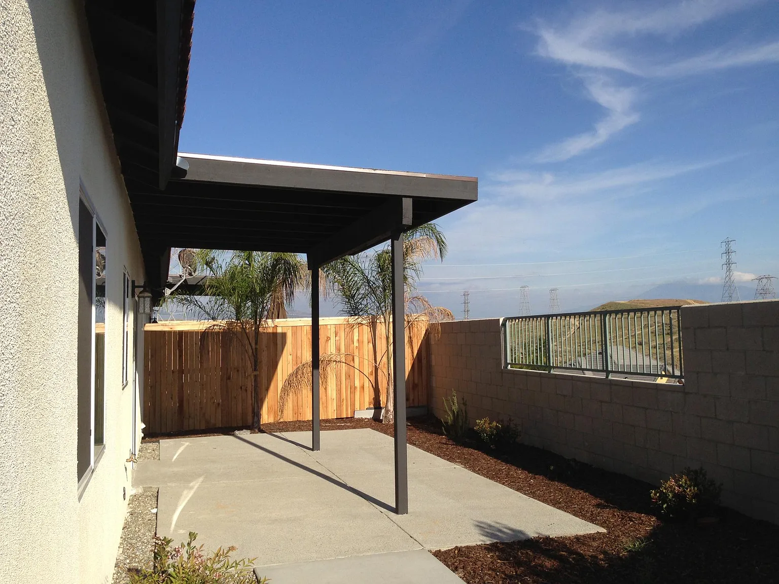 2 bed, 725 sqft, $1,550 — Photo 2