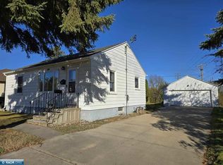 4030 3rd Ave E, Hibbing, MN 55746