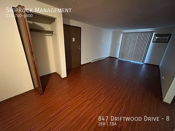 3rd image of 847 Driftwood Dr #8