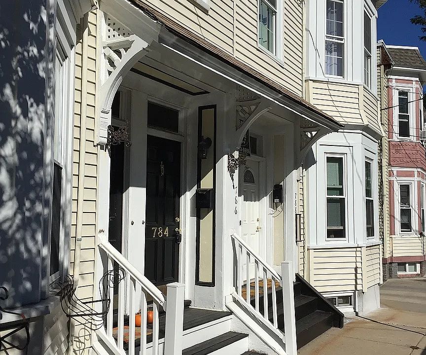 Building Photo 4