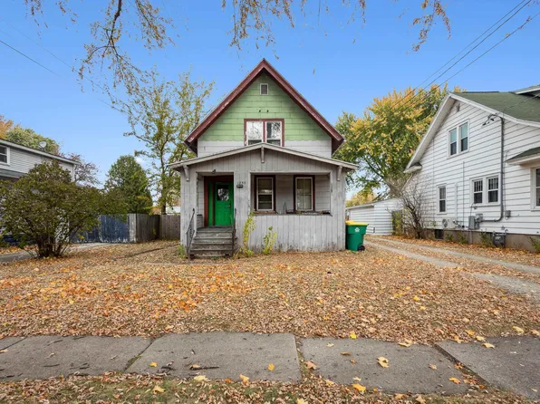 1253 Stuart St, Green Bay, WI 54301
