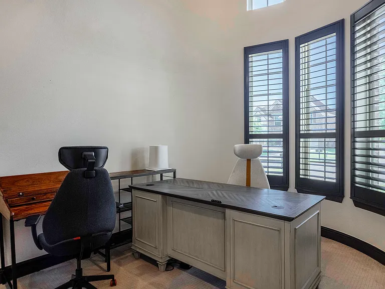 12824 Flatiron Trl — Photo 3
