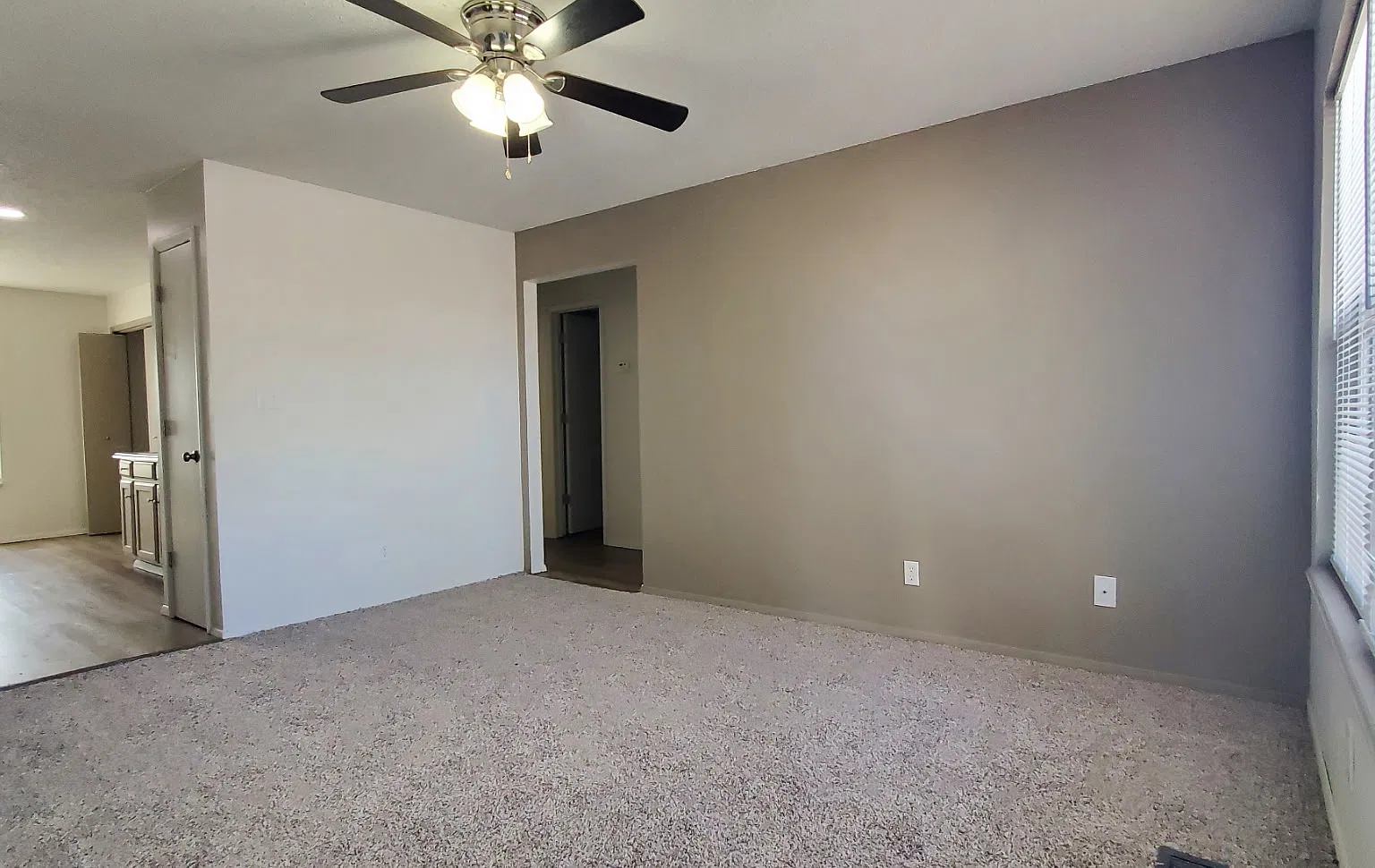 2 bed, 1.5 bath, 900 sqft, $875 — Photo 1